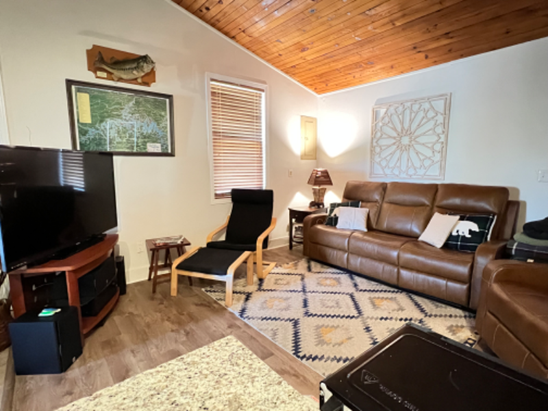 1546 Hideaway Rd - Photo 5 of 14