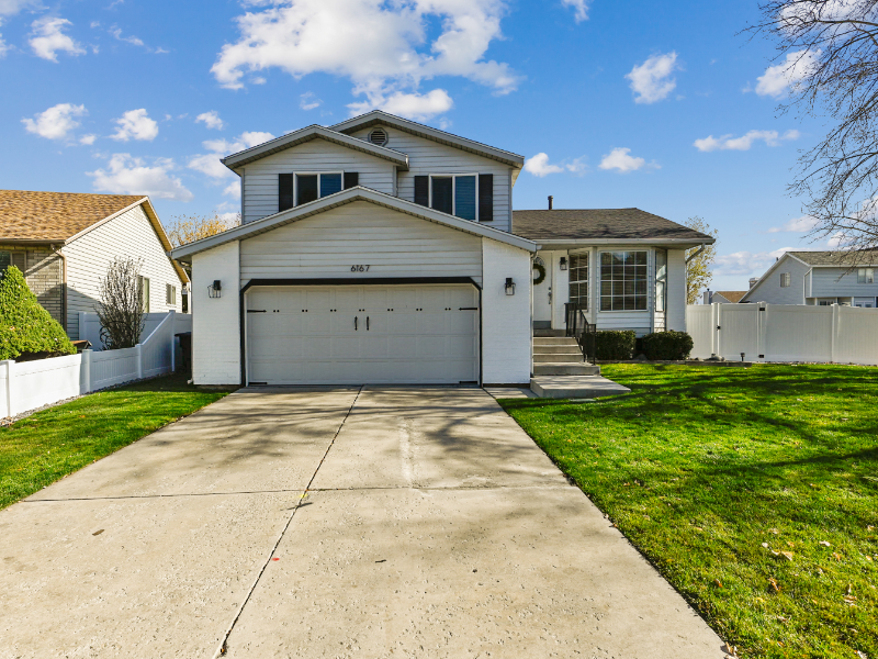 6167 S Eagle Nest Dr - Photo 2 of 23