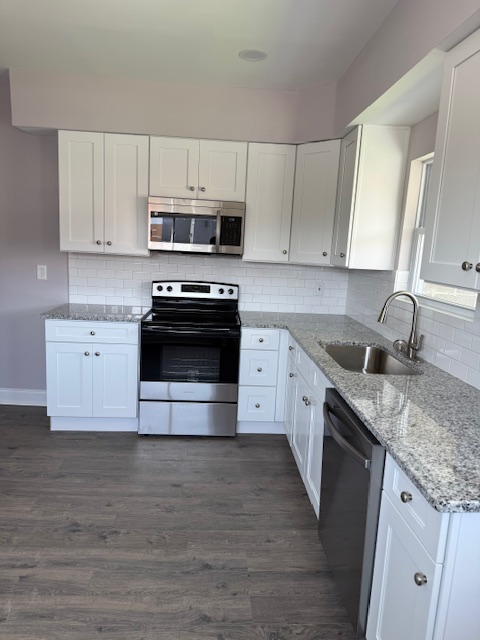 115 Oak St - Photo 2 of 10