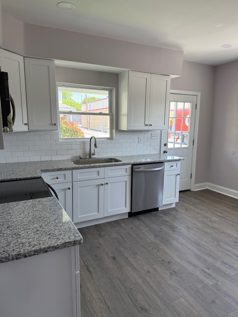 115 Oak St - Photo 3 of 10