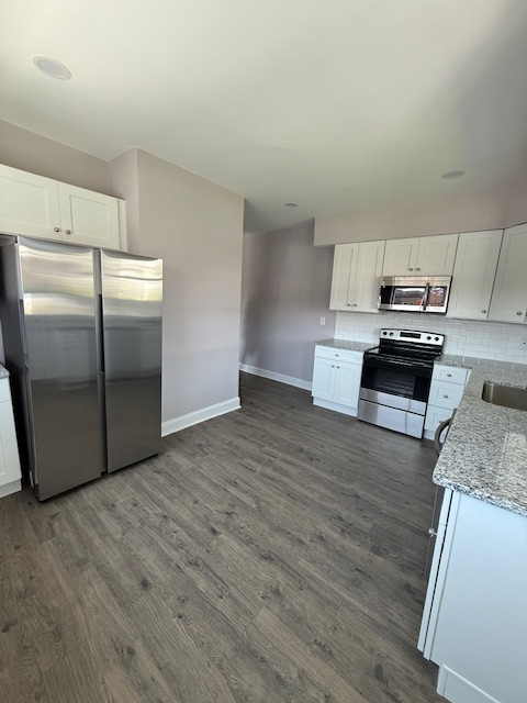 115 Oak St - Photo 4 of 10