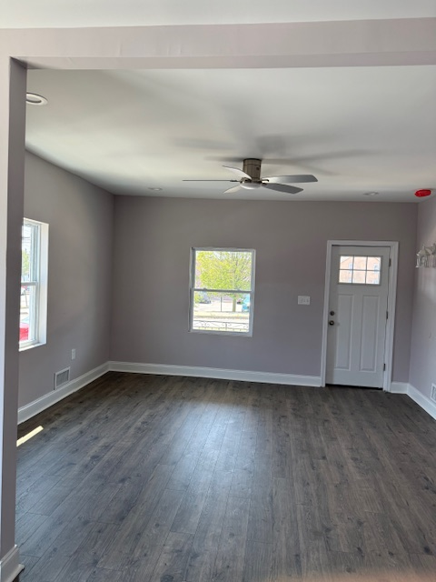 115 Oak St - Photo 5 of 10