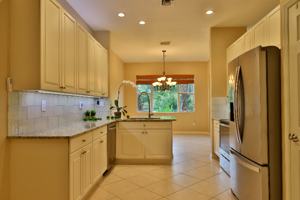 featured image of 266 Sw Walking Path