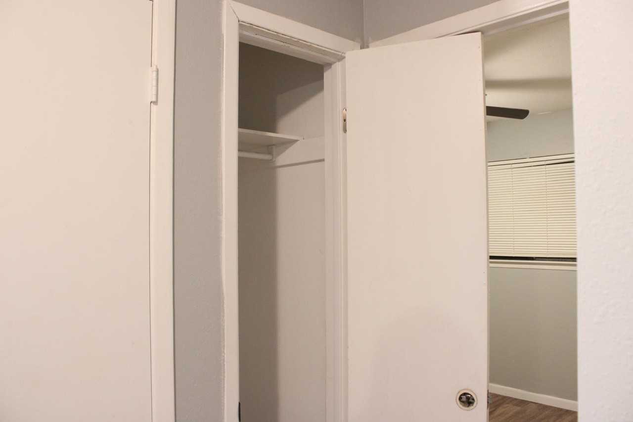 2912 Bernice St - Photo 7 of 11