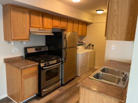 10S421 Echo Ln #2F - Photo 1 of 1