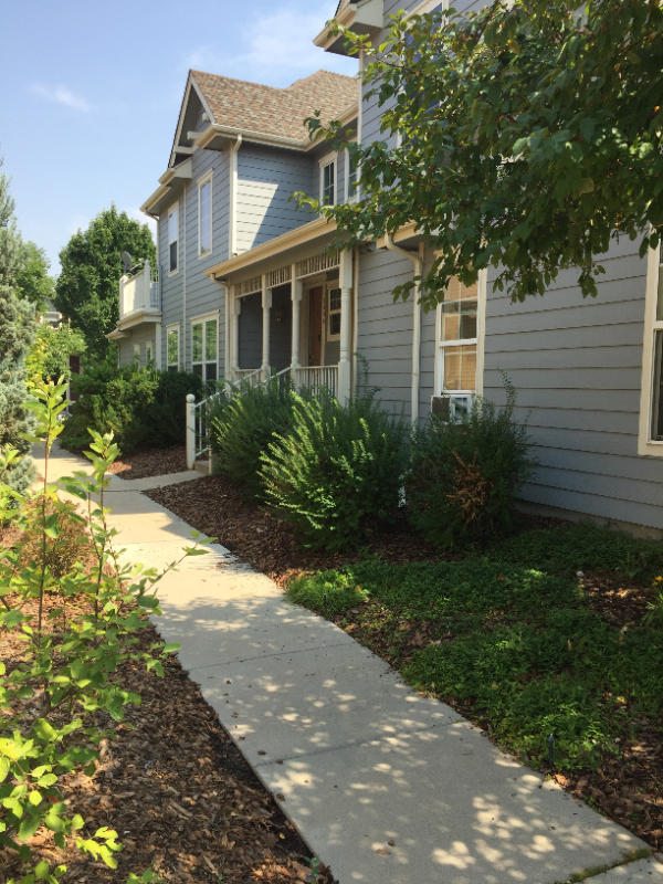 2458 Syracuse St - Photo 2 of 10
