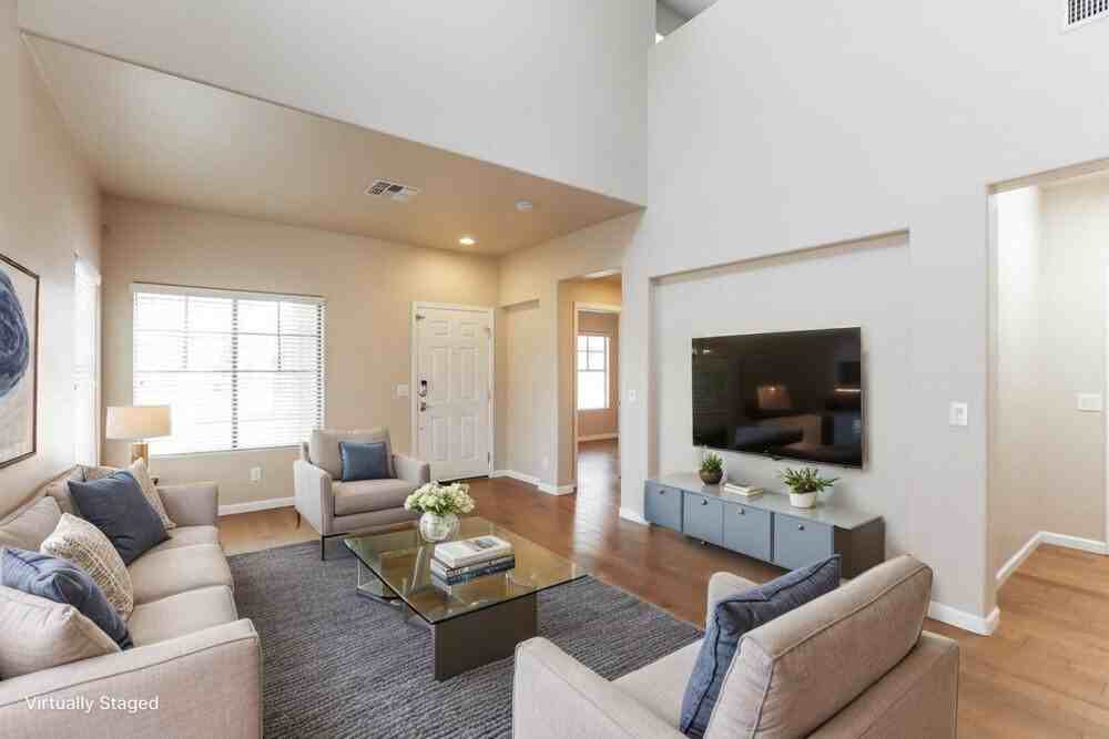7640 E Barstow St - Photo 6 of 20