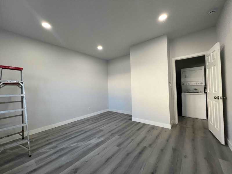 8901 Blackheath Cir #1 - Photo 6 of 7