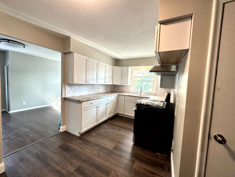 2804 E 44th St - Photo 2 of 20