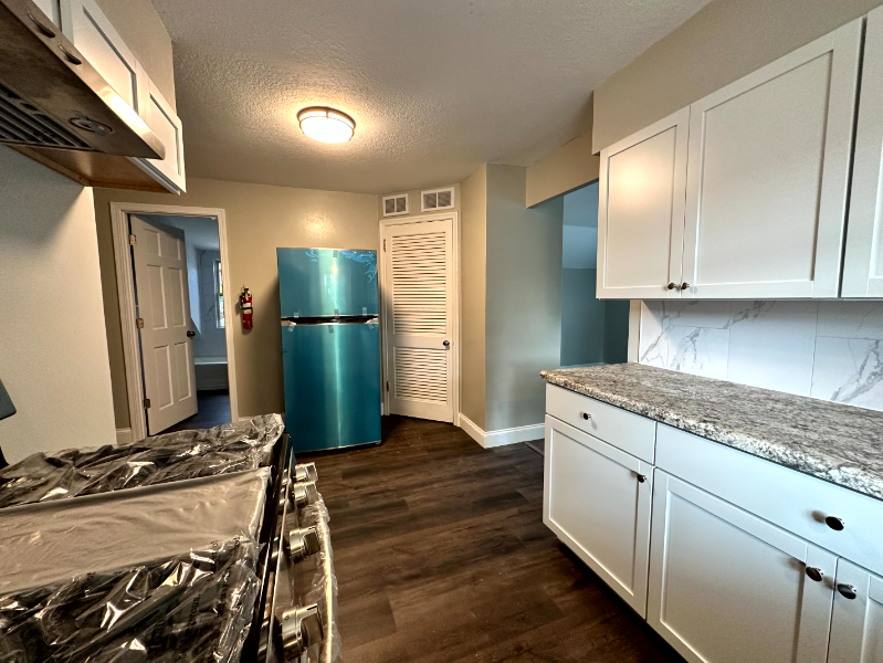 2804 E 44th St - Photo 3 of 20