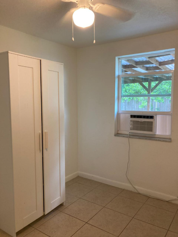 6733 Lodge Ave - Photo 4 of 7