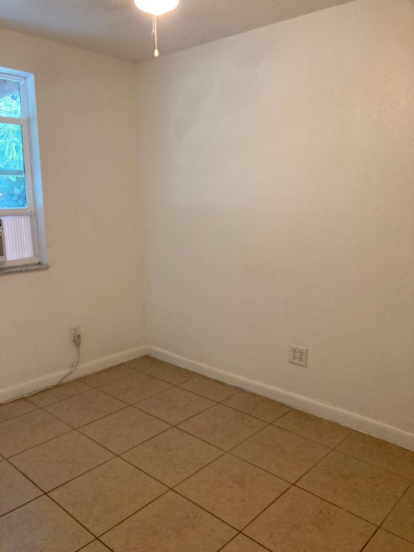 6733 Lodge Ave - Photo 5 of 7