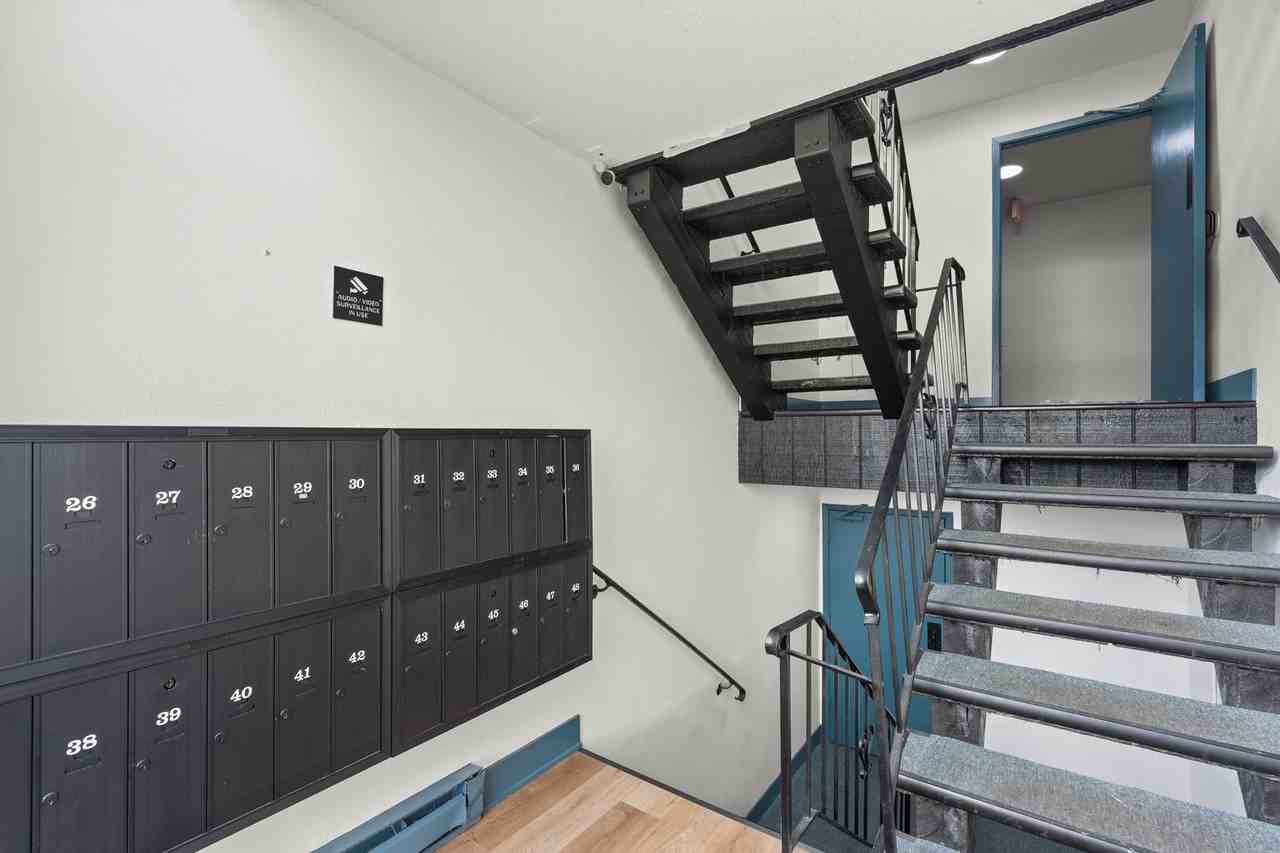 Crossroad Apartments - Photo 3 of 4