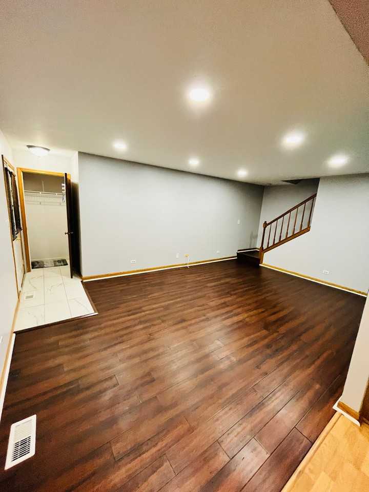 84 Maplewood Dr - Photo 5 of 21