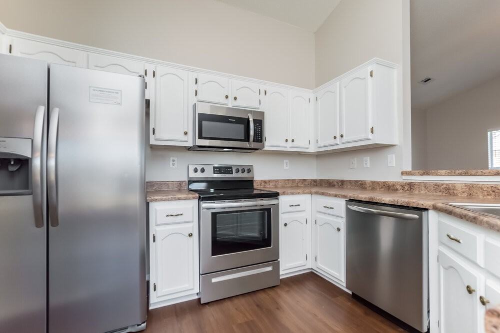 7409 Dunbarton Dr - Photo 7 of 15