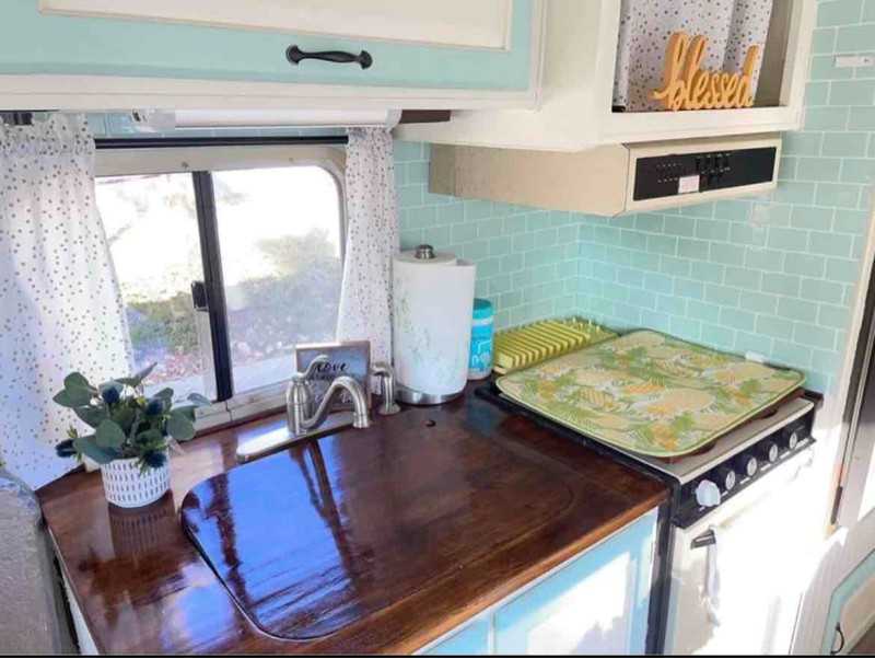 3133 Homestead Rd - Photo 4 of 10