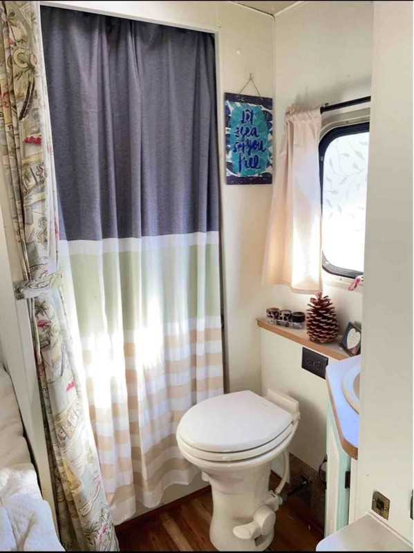 3133 Homestead Rd - Photo 6 of 10