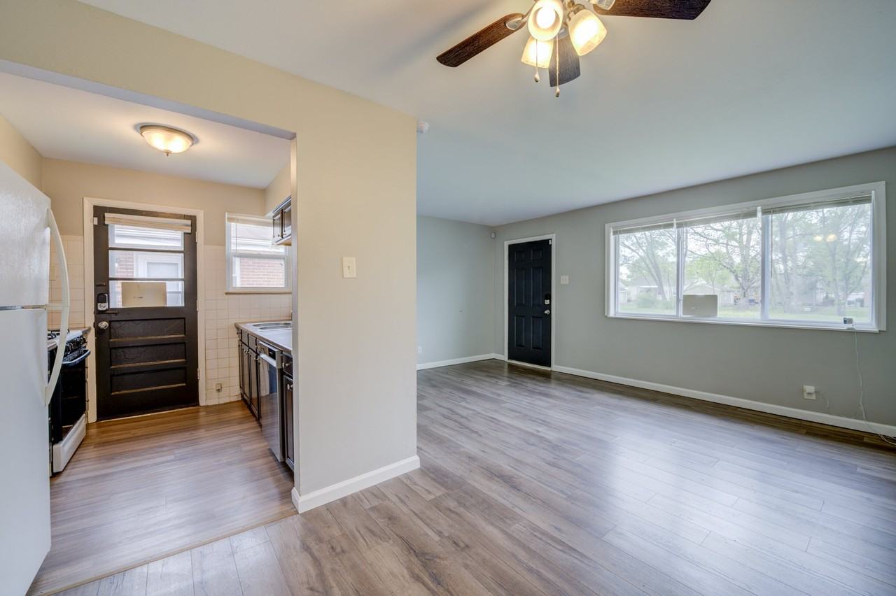 10742 Tropic Dr - Photo 5 of 11