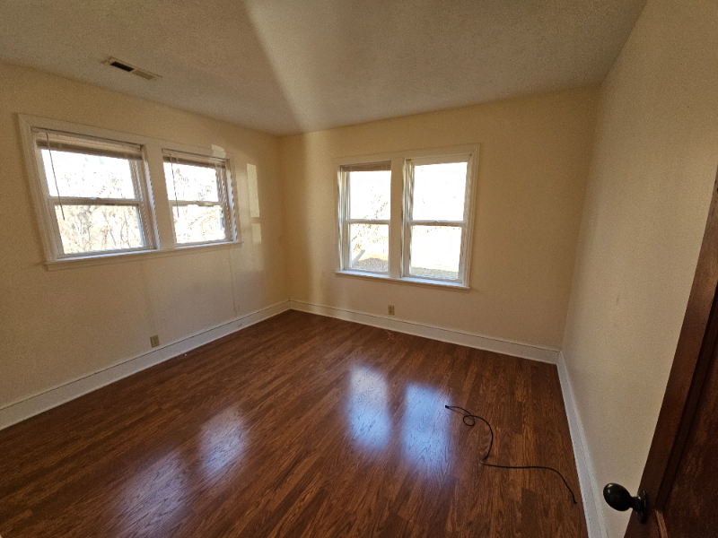 710 Vista Dr - Photo 3 of 9