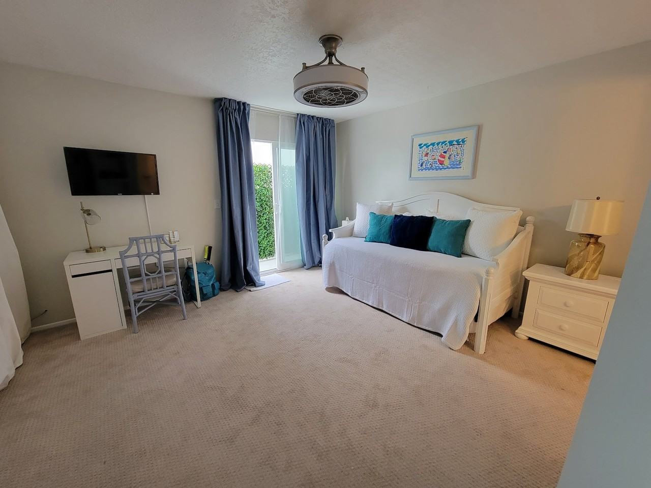 33901 Copper Lantern St - Photo 3 of 9