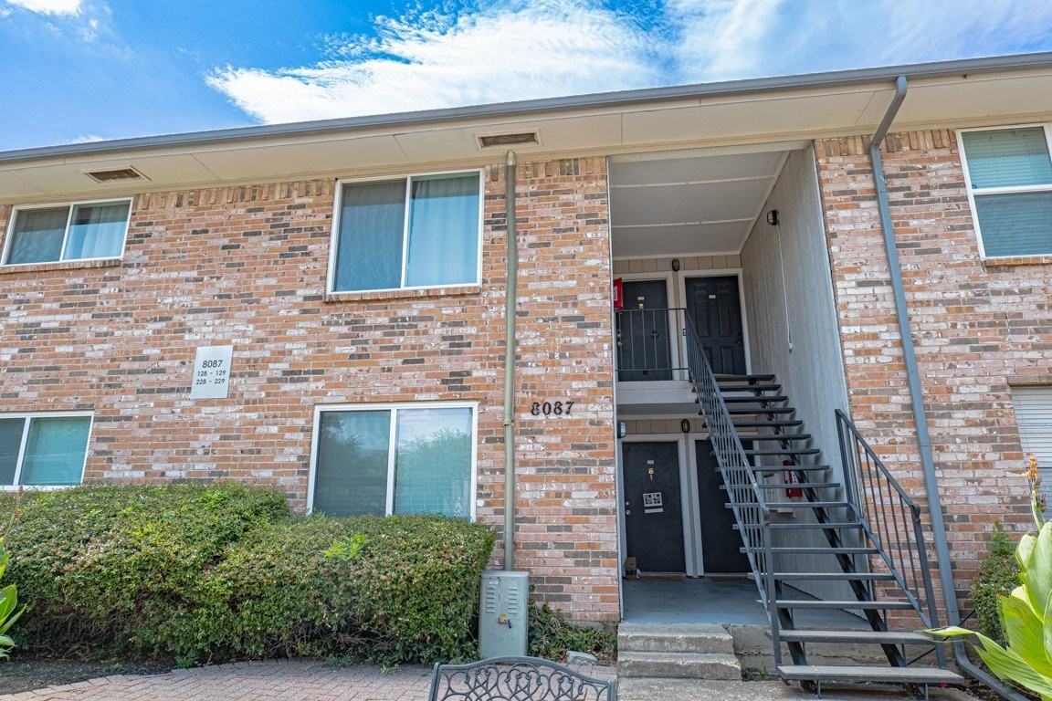 8087 Meadow Rd #228 - Photo 4 of 21