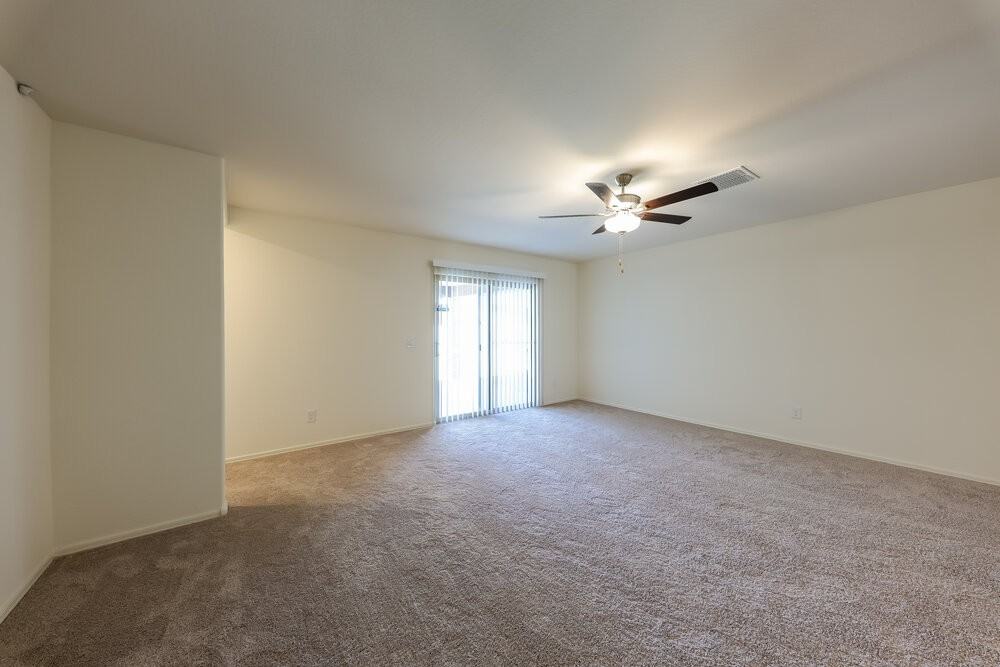 25751 W Coles Rd - Photo 4 of 19