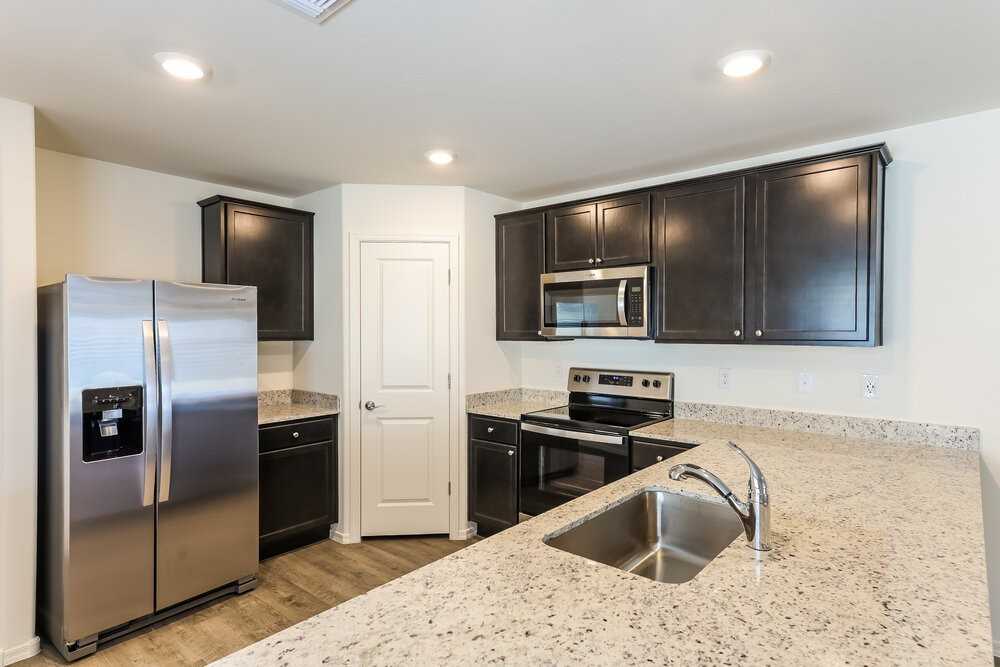 25751 W Coles Rd - Photo 7 of 19