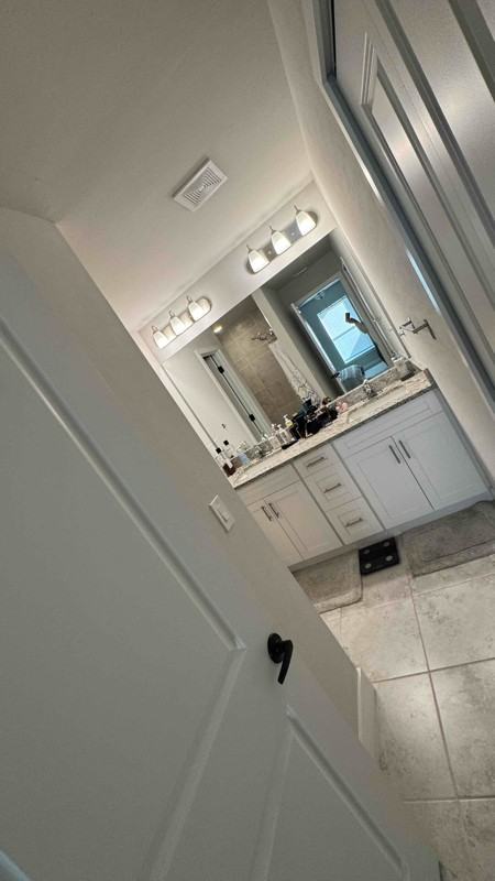 304 Preston St - Photo 5 of 13