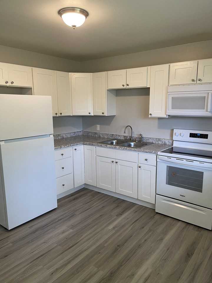 2804 E Illinois St - Photo 3 of 12