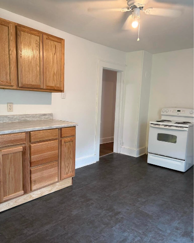 1017 Main St #2 - Photo 5 of 8