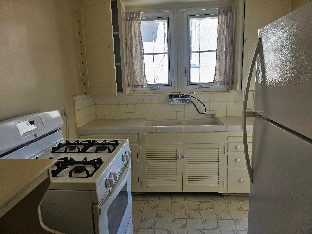 417 W Kalmia St #1 - Photo 4 of 6