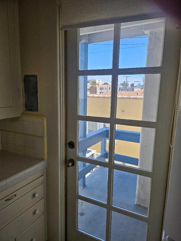 417 W Kalmia St #1 - Photo 5 of 6