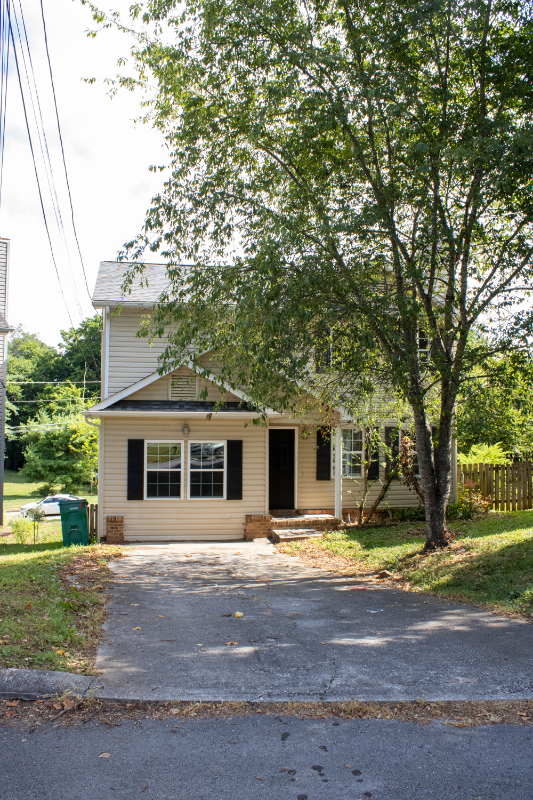 9201 Shady Mill Ln - Photo 2 of 41