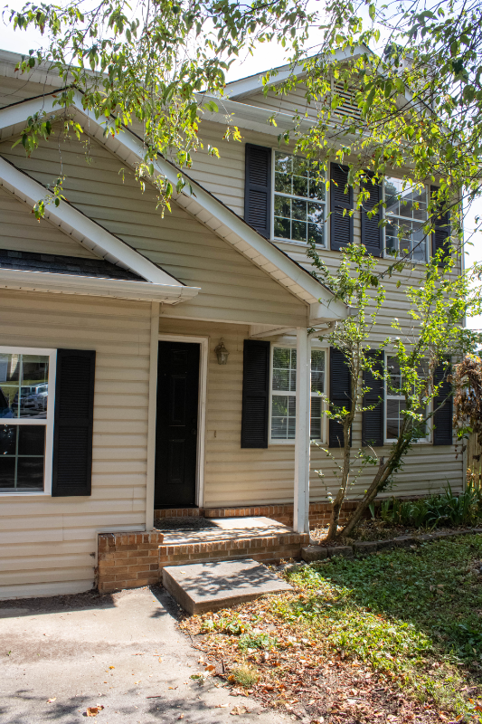 9201 Shady Mill Ln - Photo 3 of 41