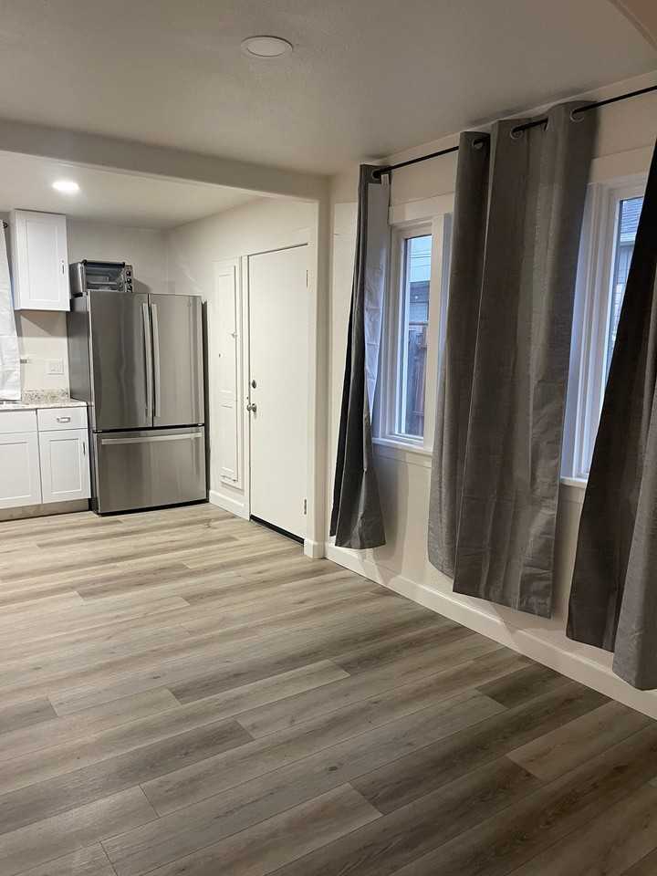 210 Reno Ave - Photo 2 of 14
