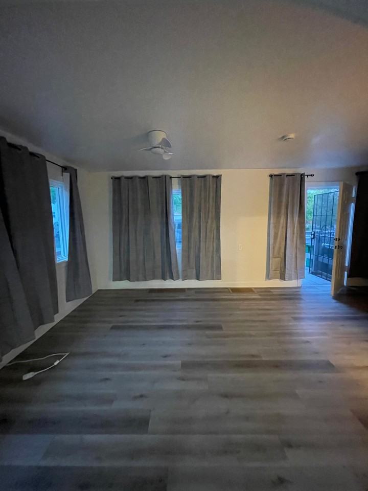 210 Reno Ave - Photo 4 of 14