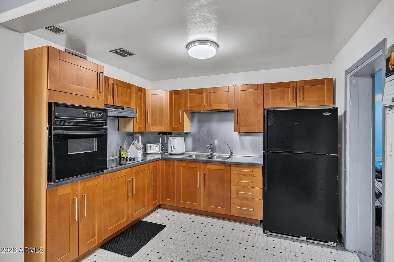2801 W Glenrosa Ave - Photo 2 of 7