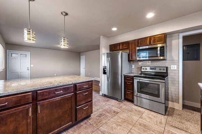 5417 S Fox St - Photo 7 of 12