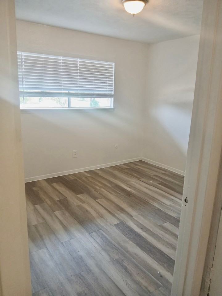 7818 Calhoun Rd #8 - Photo 5 of 5