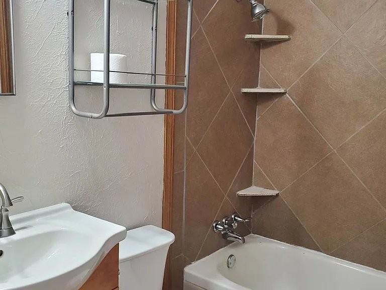 224 E Graves Rd - Photo 4 of 20