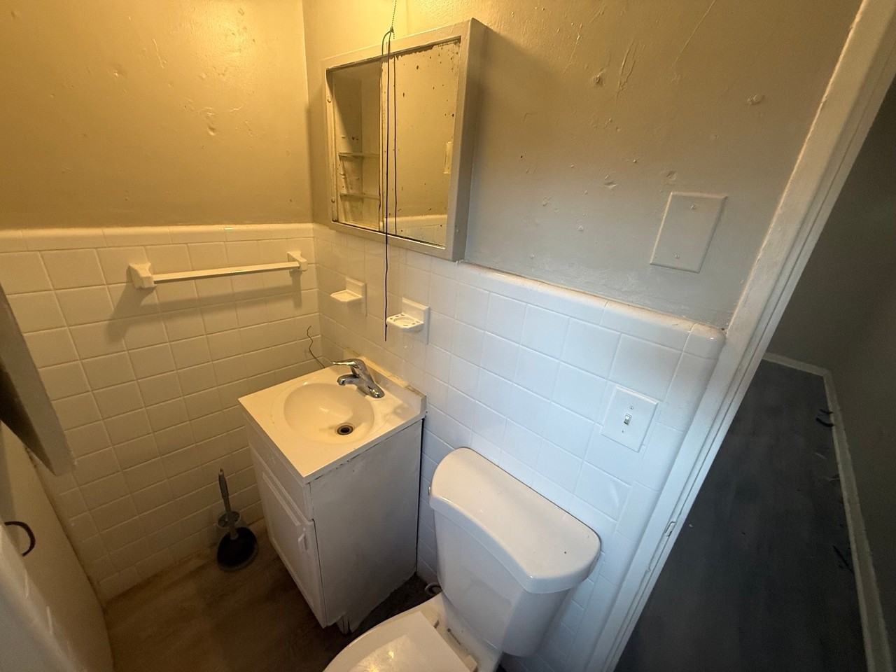112 W 17th St #1 - Photo 7 of 15