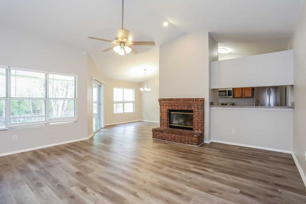 12755 Serenade Cir N - Photo 3 of 19