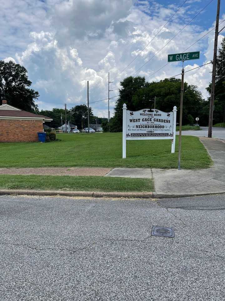2167 Kansas St - Photo 2 of 2