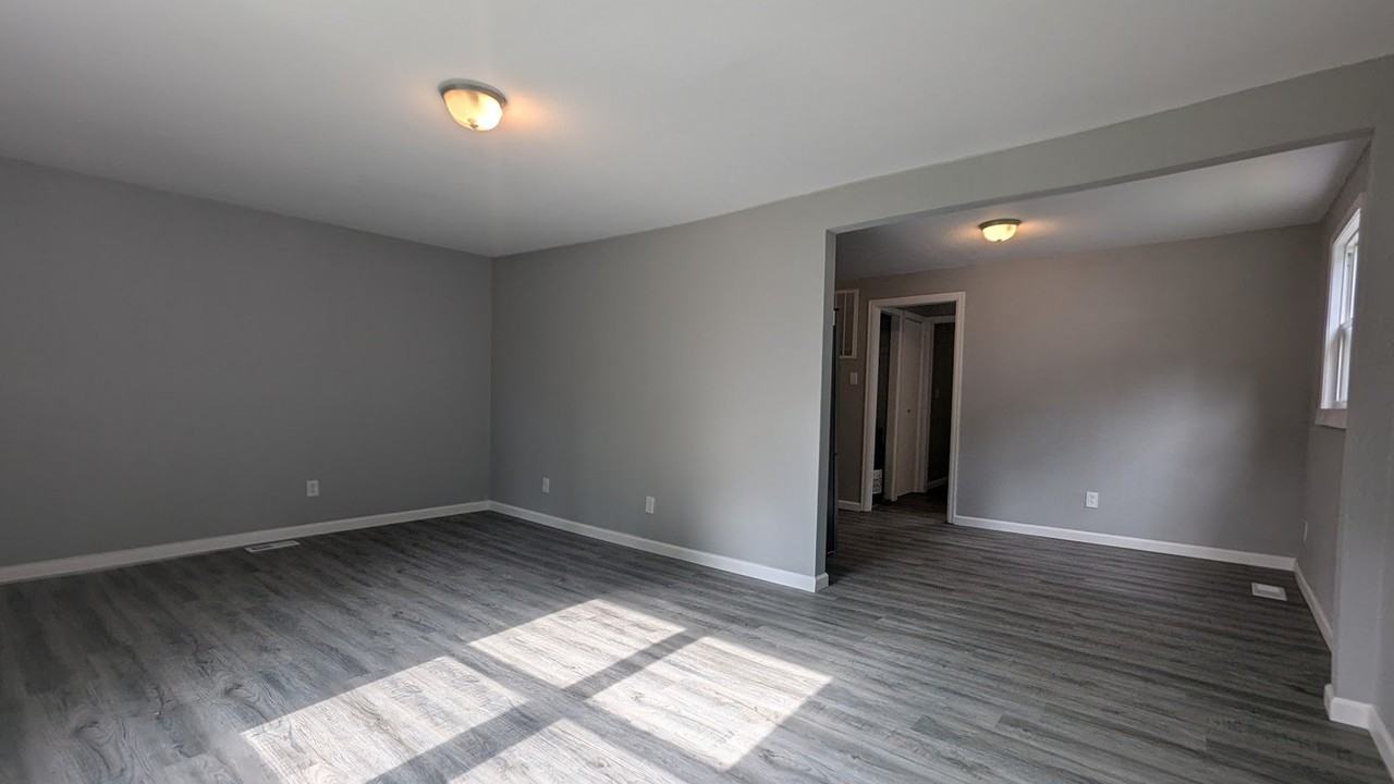 520 S Barrett Ave #520 - Photo 7 of 8