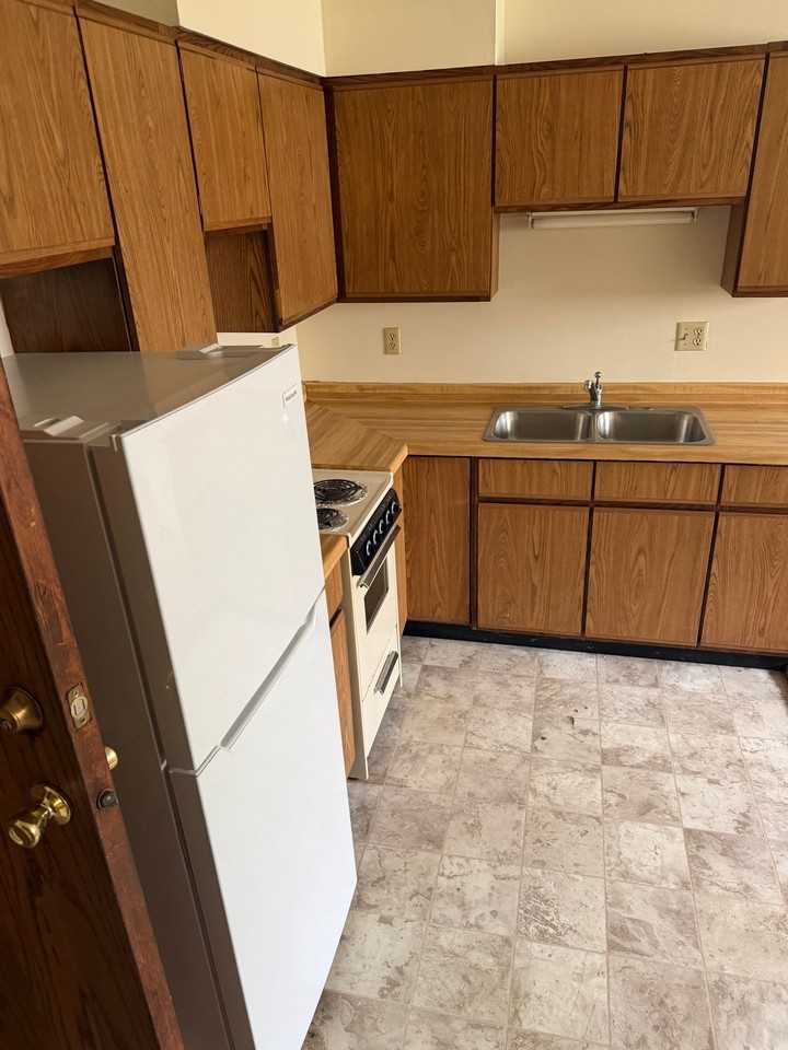 431 W Main St #2 - Photo 2 of 10