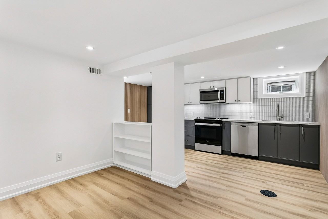 73 Lanark Avenue - Photo 4 of 15
