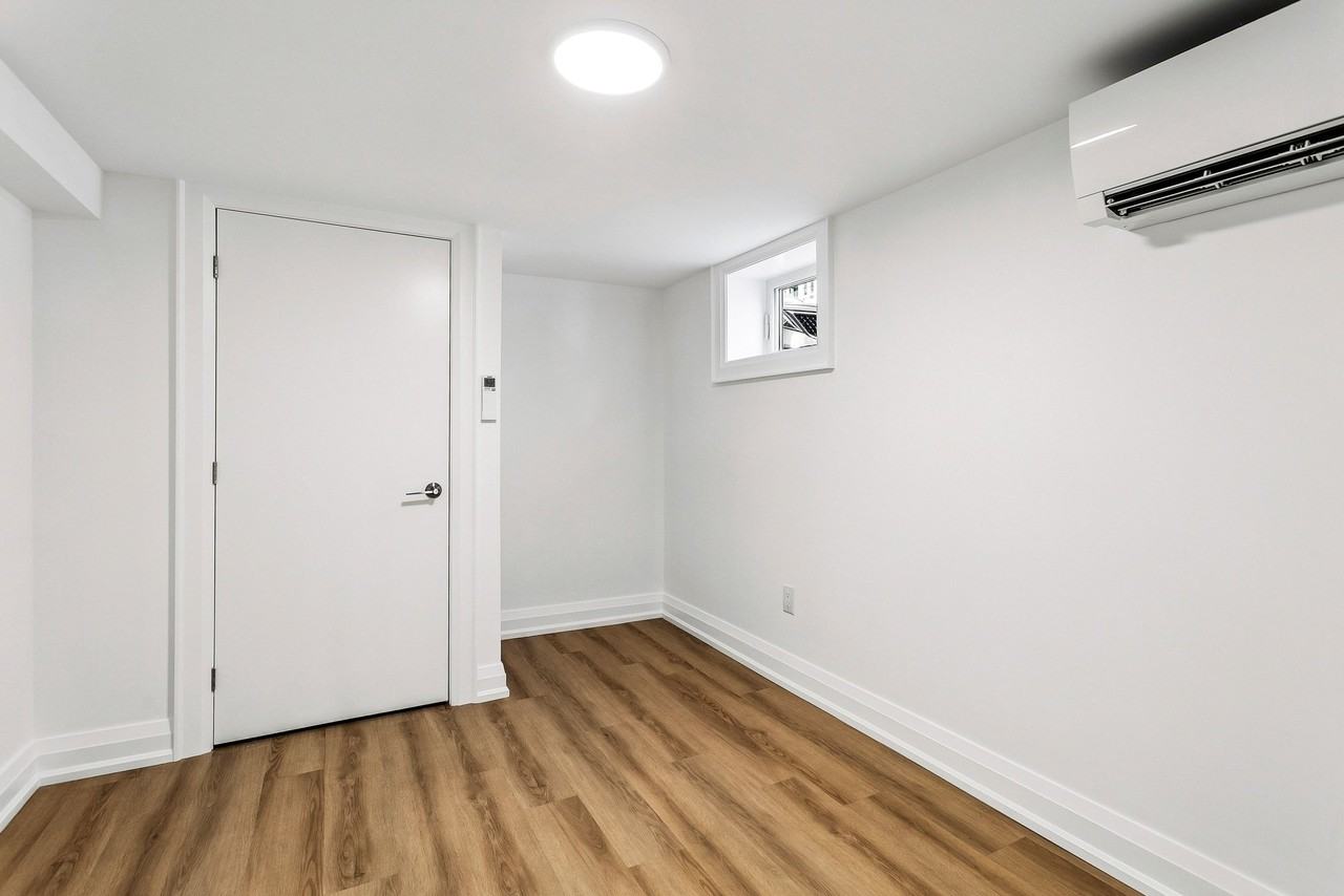 73 Lanark Avenue - Photo 6 of 15