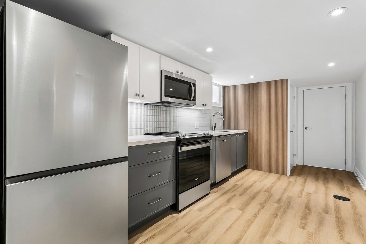 73 Lanark Avenue - Photo 7 of 15