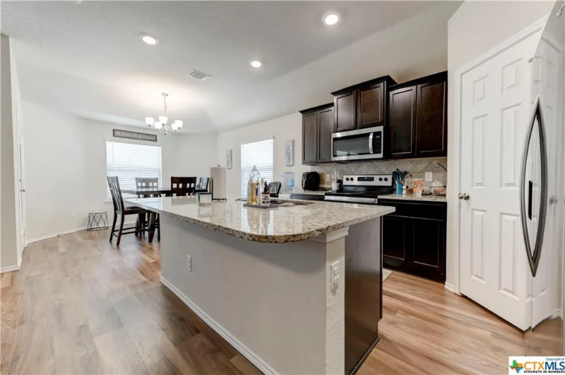 2608 Arno St - Photo 5 of 20