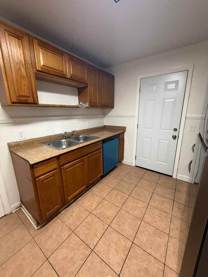 1109 Meharry Blvd #3 - Photo 5 of 11